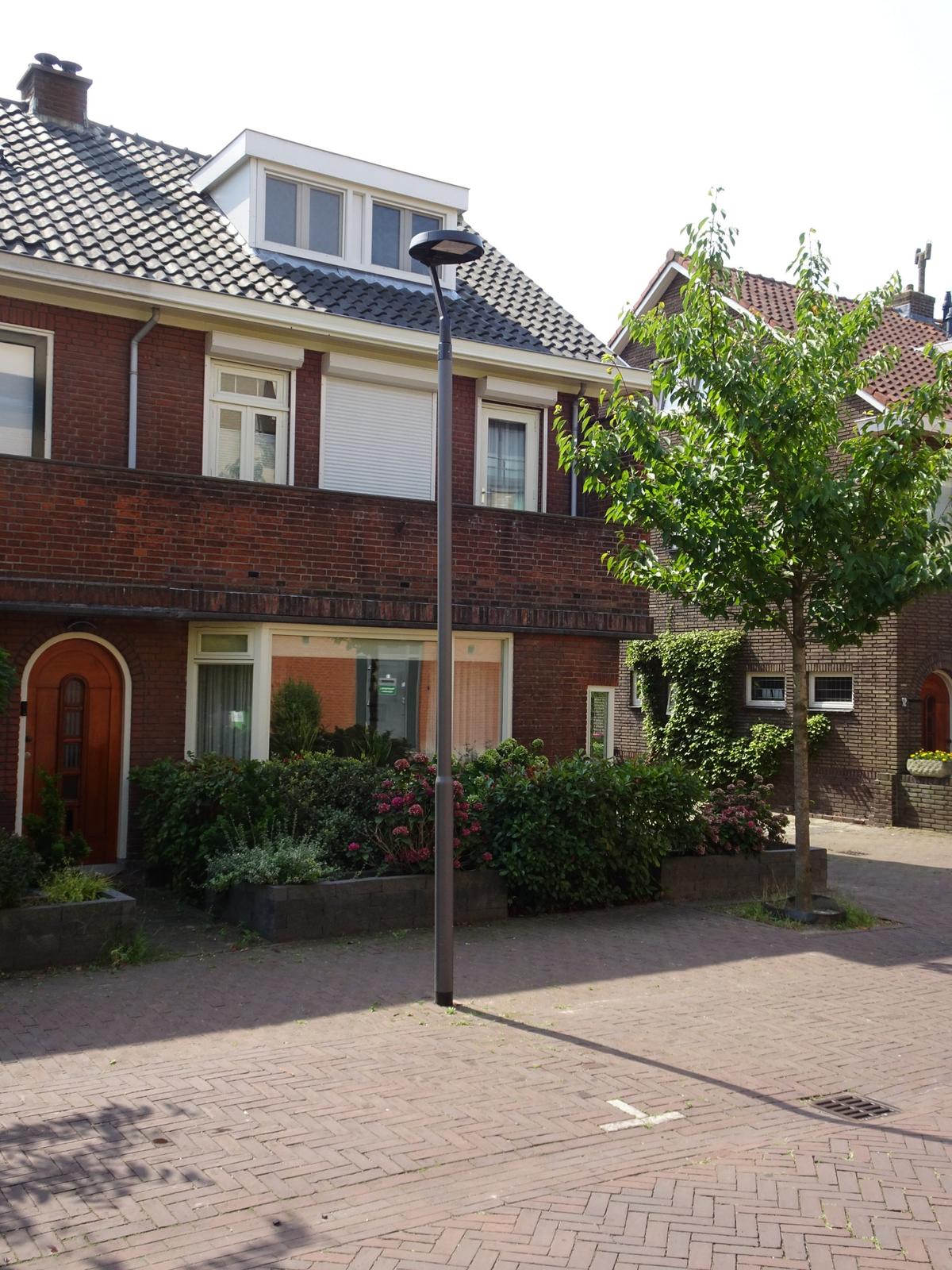 Polis in de klinkerstraat